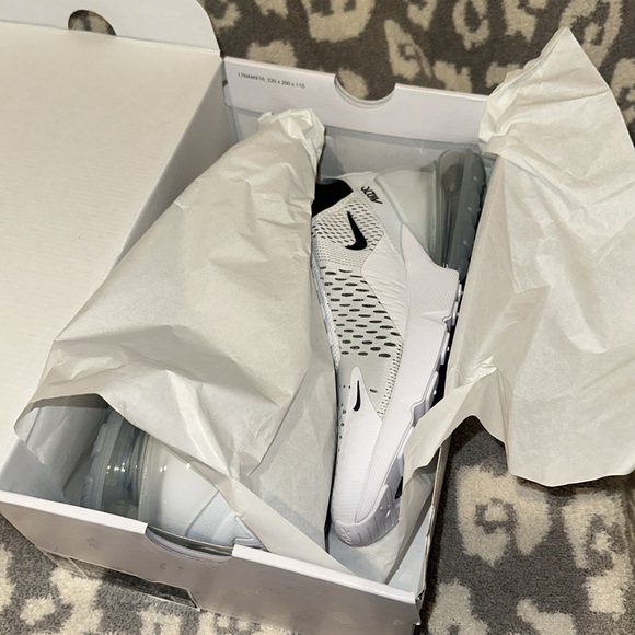 NIKE AIR MAX 270 CASUAL SHOES 😍 WHITE/BLACK 😍 NEW & NEVER WORN 😍 - Picture 9 of 17